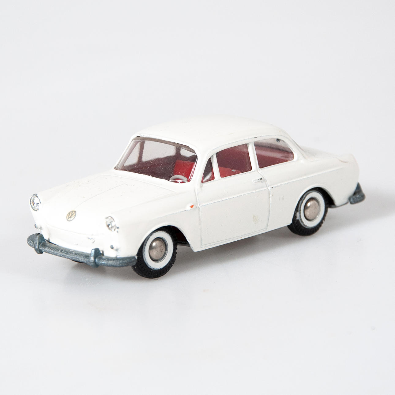 Tekno テクノ No.828 ⅤW フォルクスワーゲン1500・ 1961年式 1/43