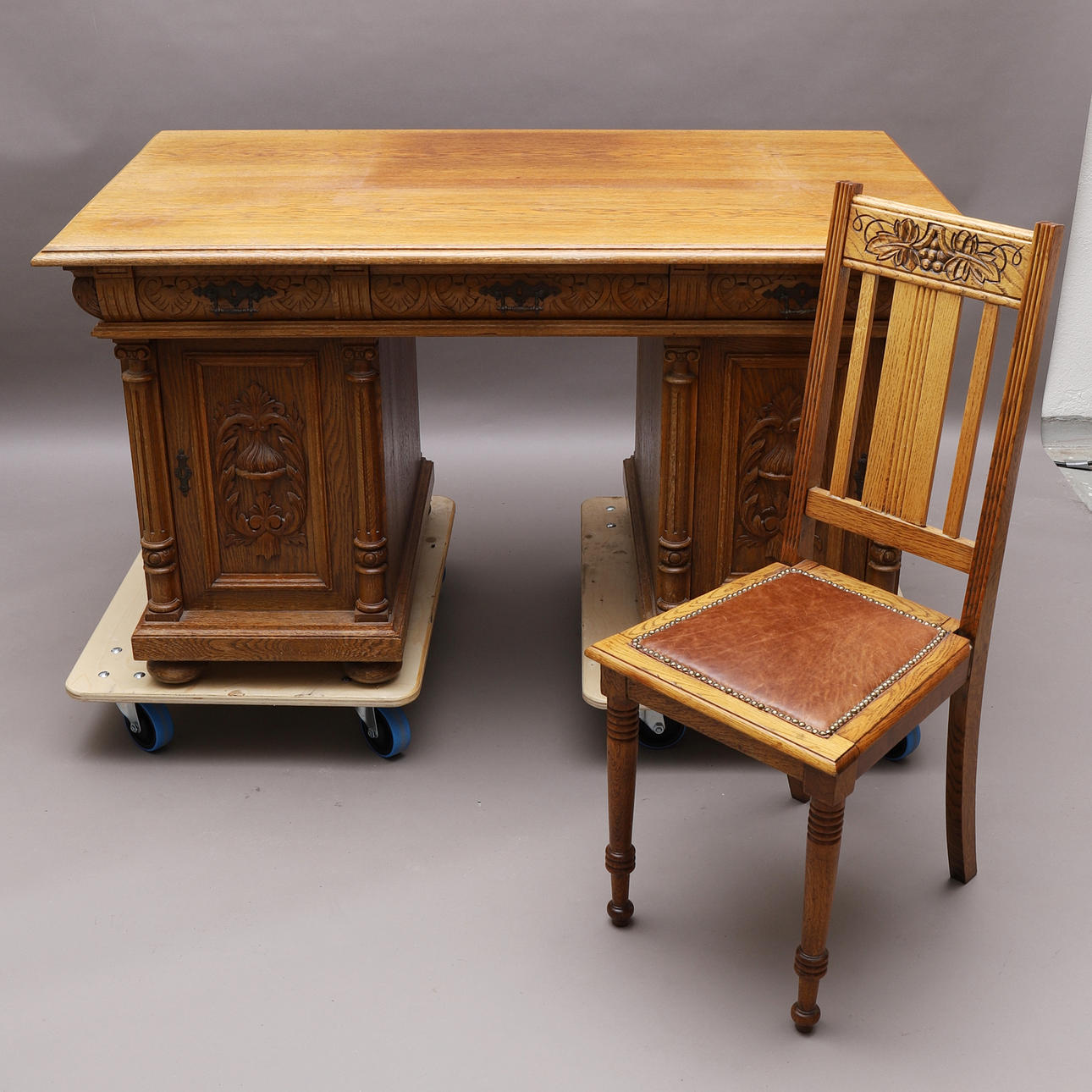 SKRIVBORD & STOL, trä, nyrenässans.