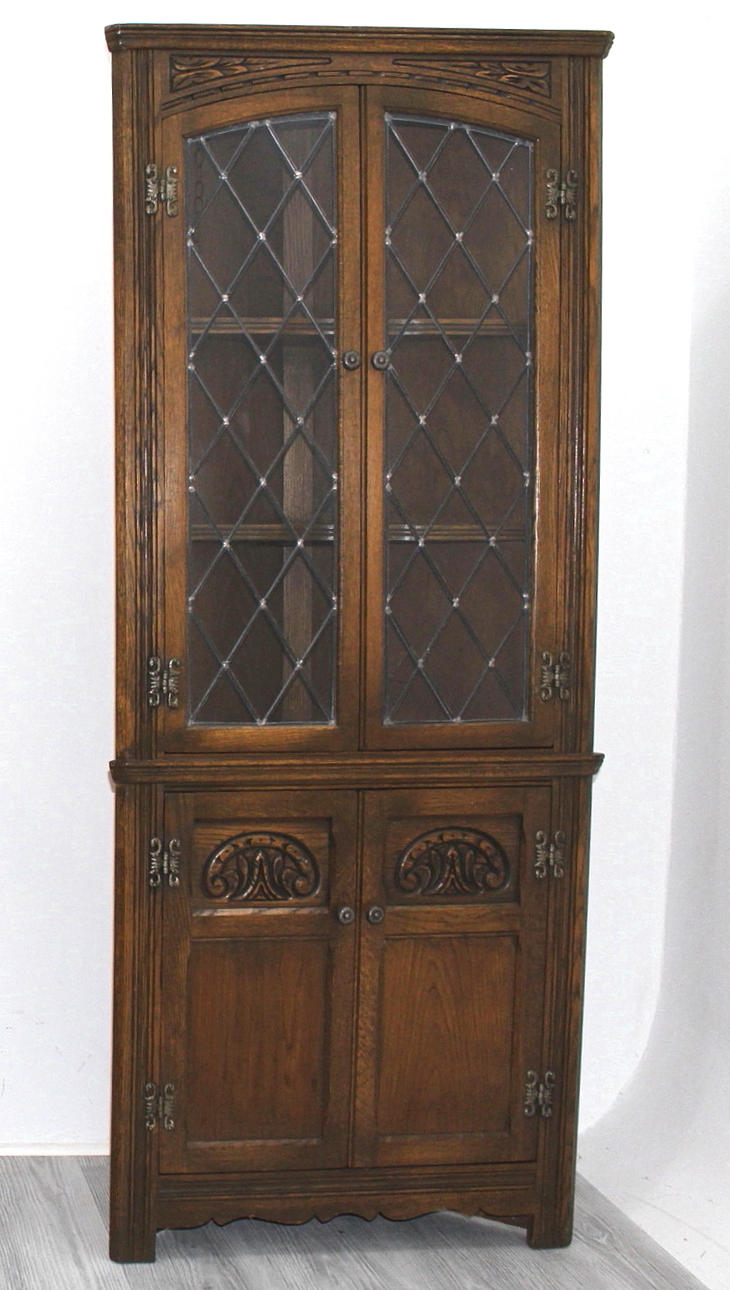 HÖRNSKÅP MED VITRINÖVERDEL, ek.