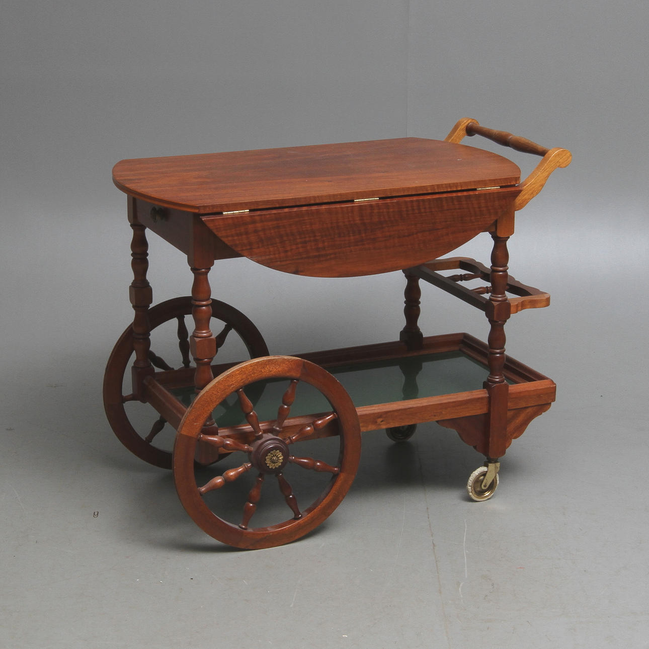 SERVERINGSVAGN, 1900-talets slut.