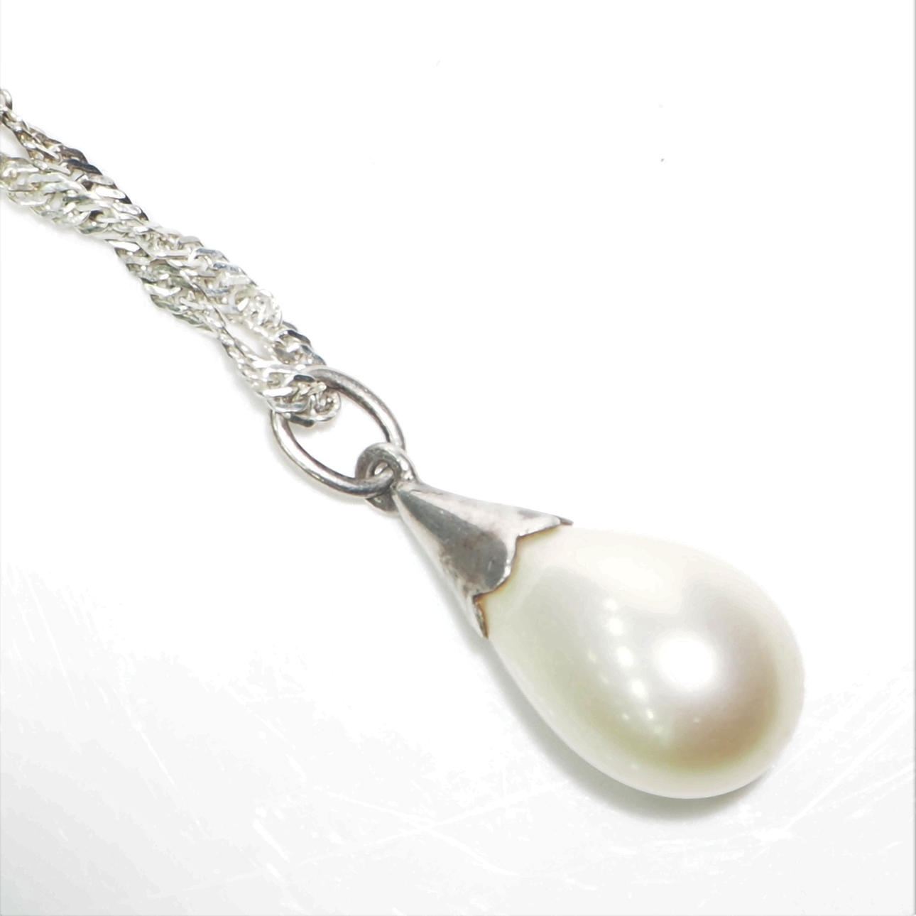 HALSKÆDE, sterlingsølv, med dråbeperle.