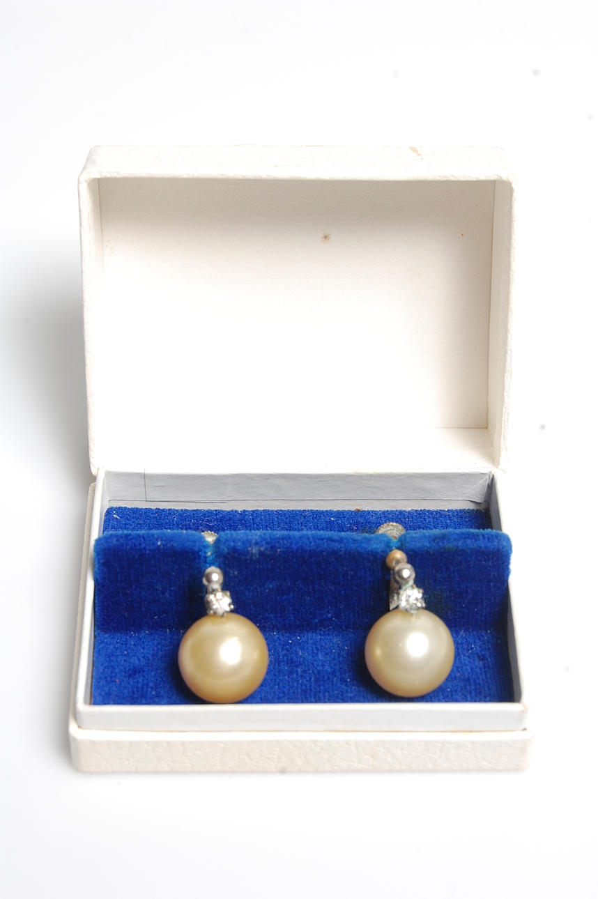 ÖRHÄNGE, bijouteri, 1900-talets början.