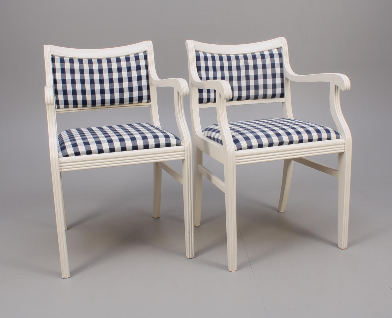 KARMSTOLAR, ett par, 1900/2000-tal.