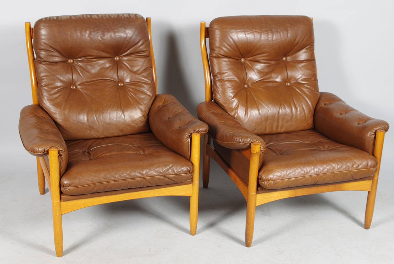 FÅTÖLJER, 1 par, brunt skinn.