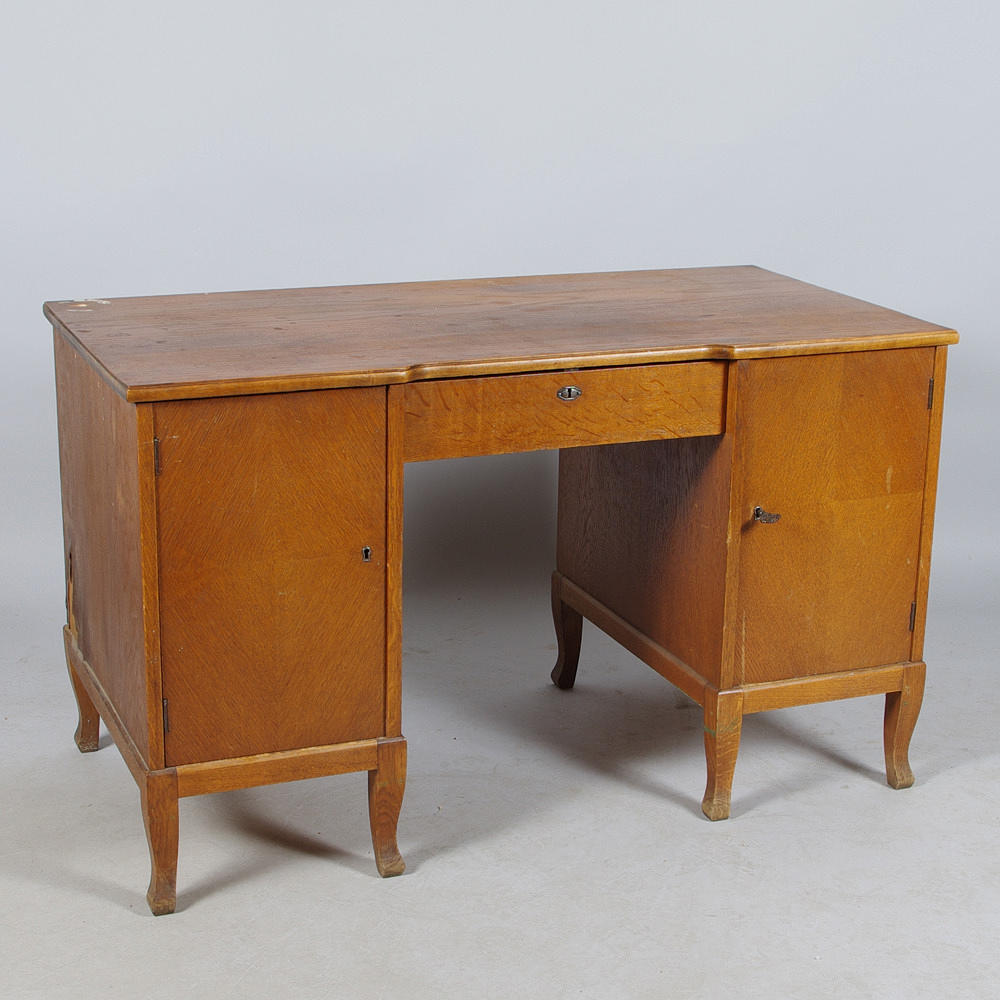 SKRIVBORD, ek, 1900-talets första hälft.