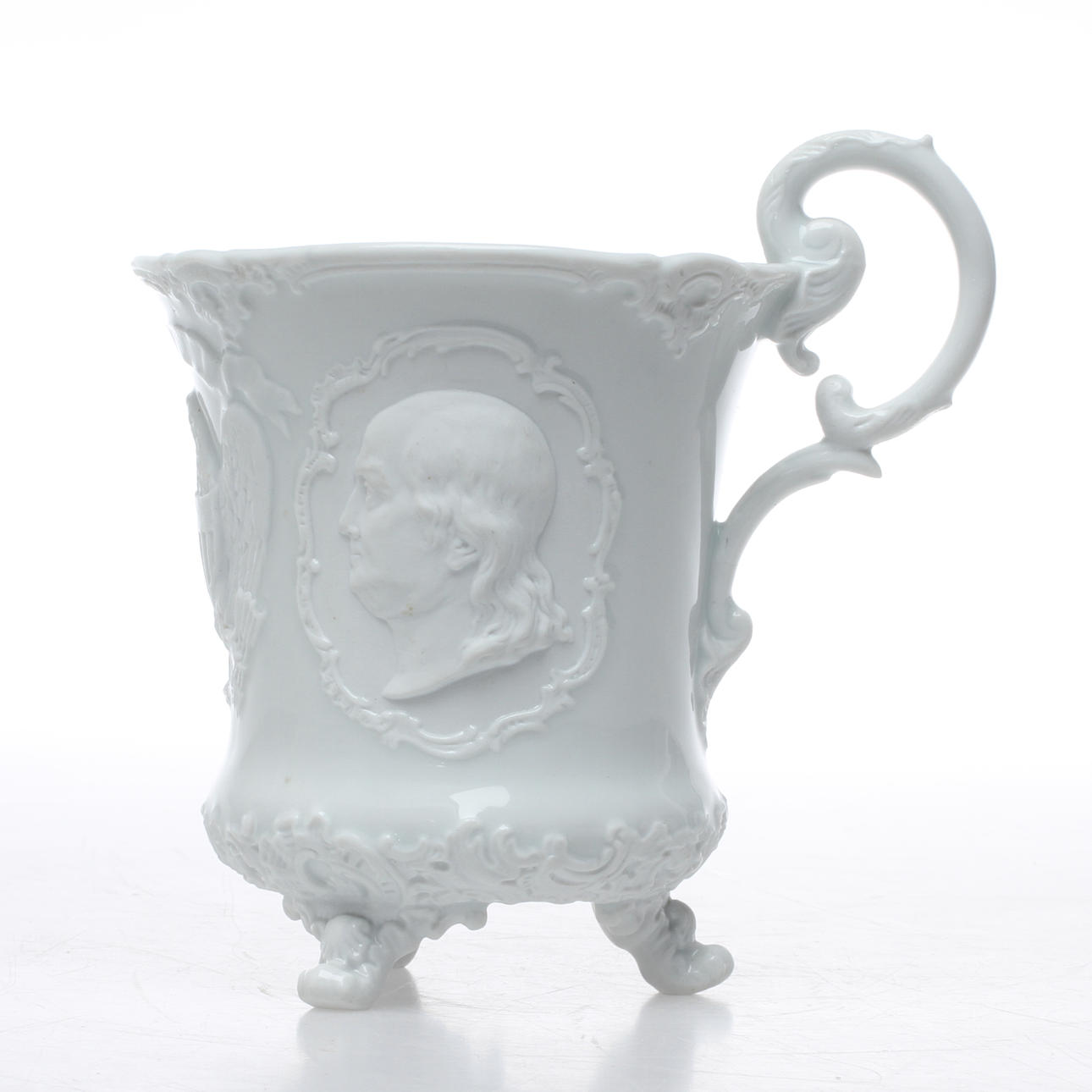 MUGG, porslin, "E Pluribus Unum", Meissen, 1800-talets fjärde kvartal.