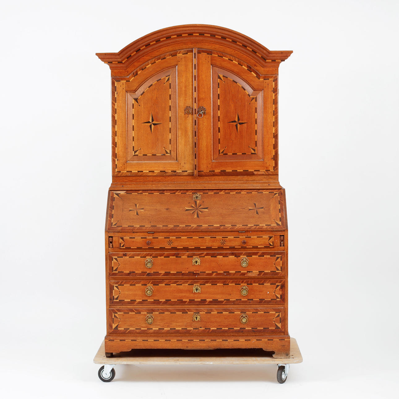 KIRJOITUSKAAPPI, 1700-luku.