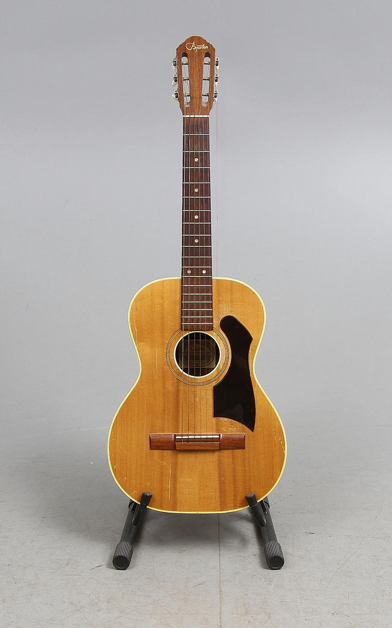 AKUSTISK GITARR, Bjärton, Made in Sweden.