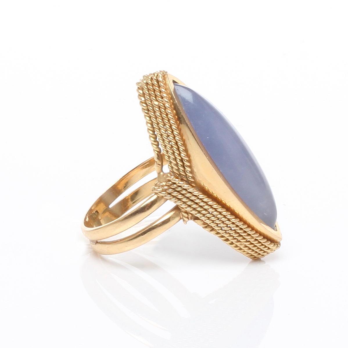 RING 18k guld med blå sten, troligen Italien, 1900-tal.