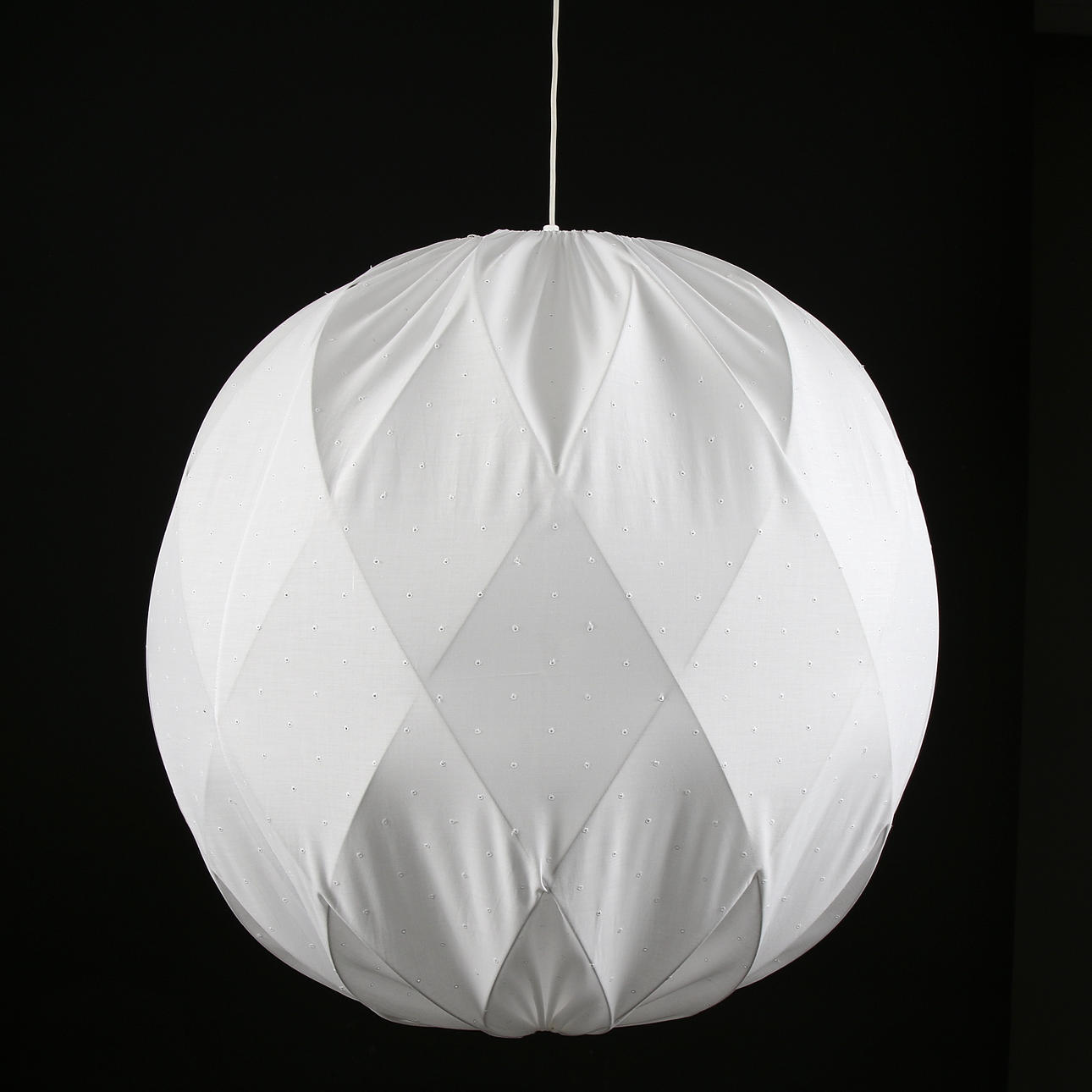 TAKLAMPA, "Pia", Tore Ahlsén, Gärsnäs, 1900-talets andra hälft.