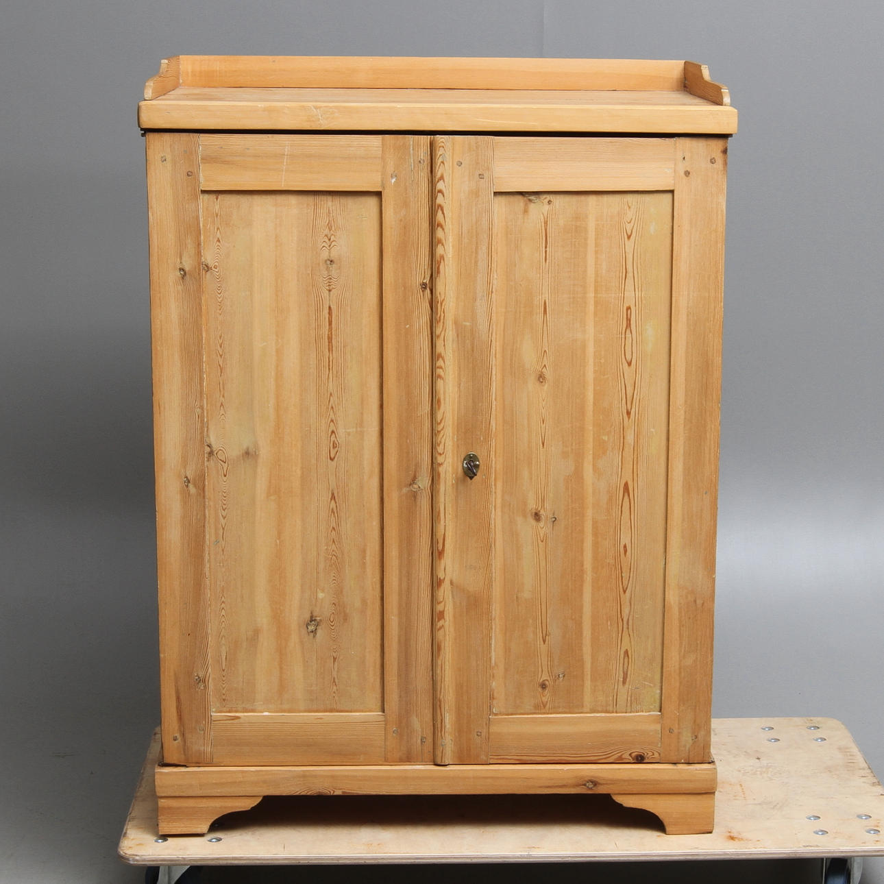 SKÄNK, allmogen, 1800-tal.