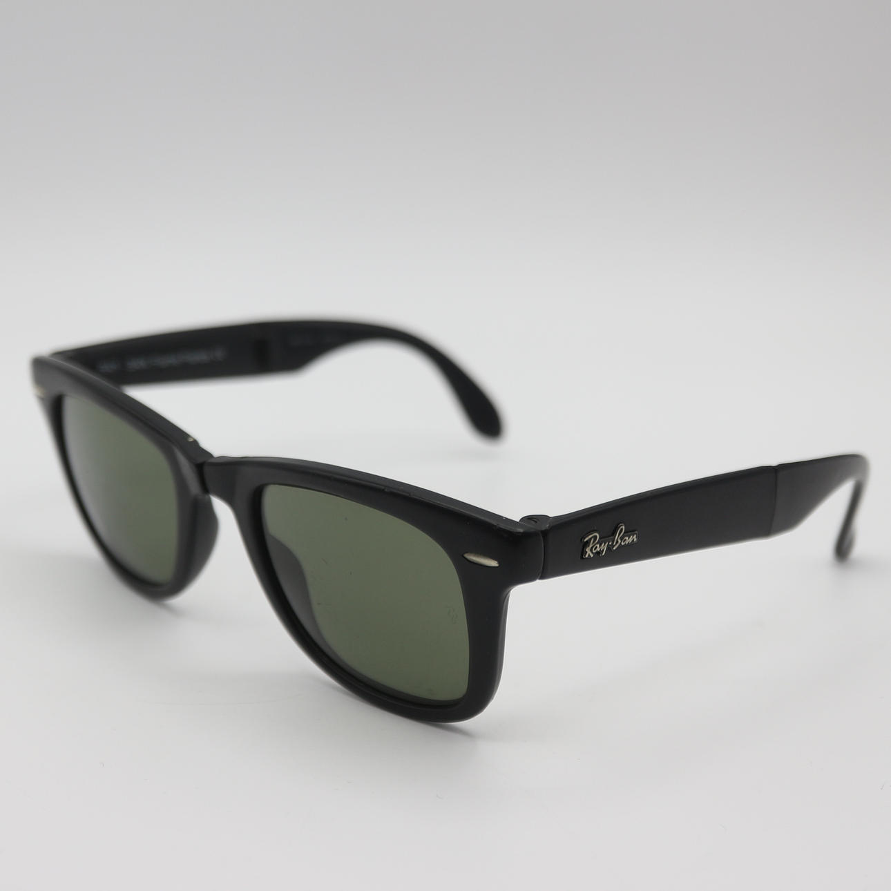 RAYBAN FOLDING WAYFARER.