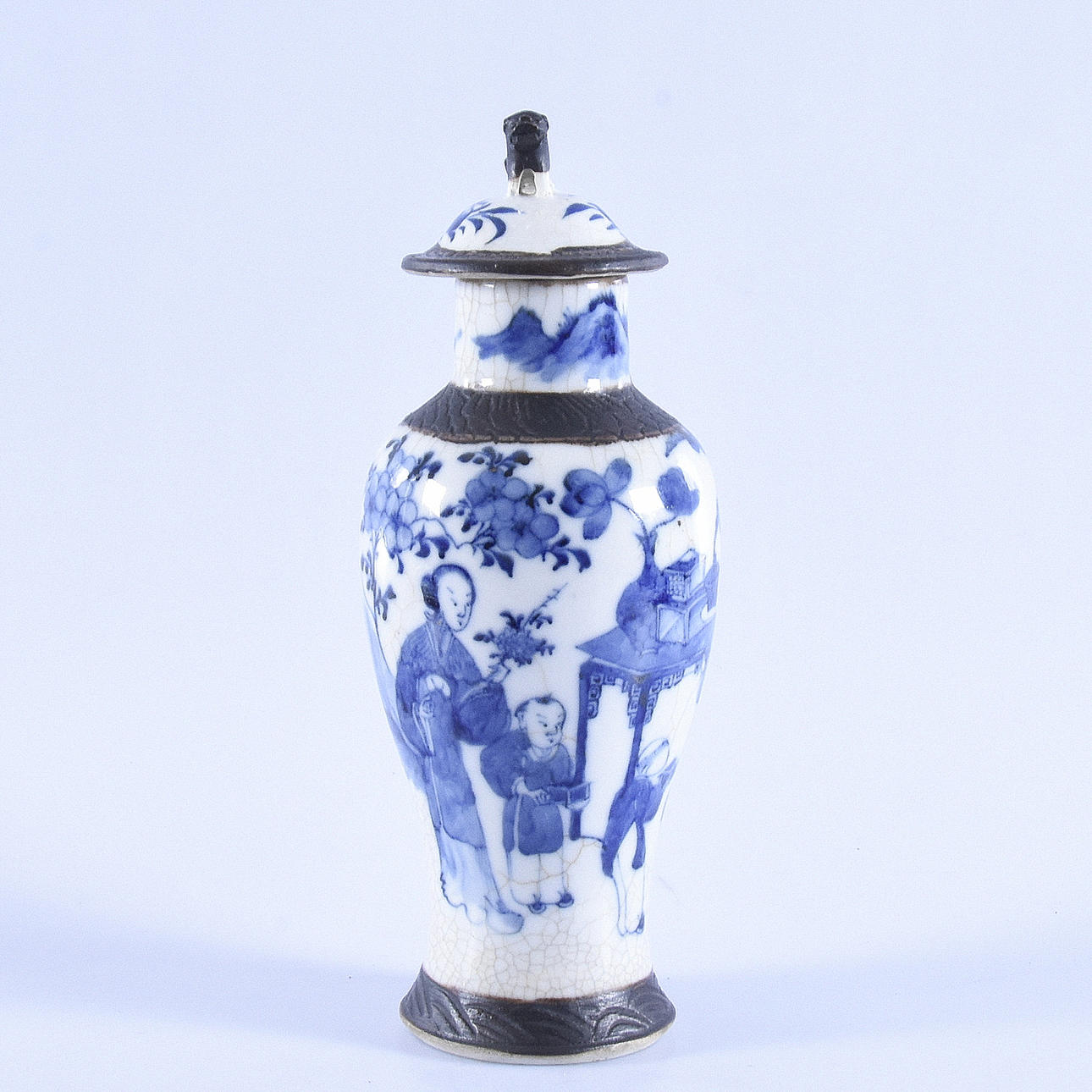 LOCKURNA, porslin, 18/1900-tal.