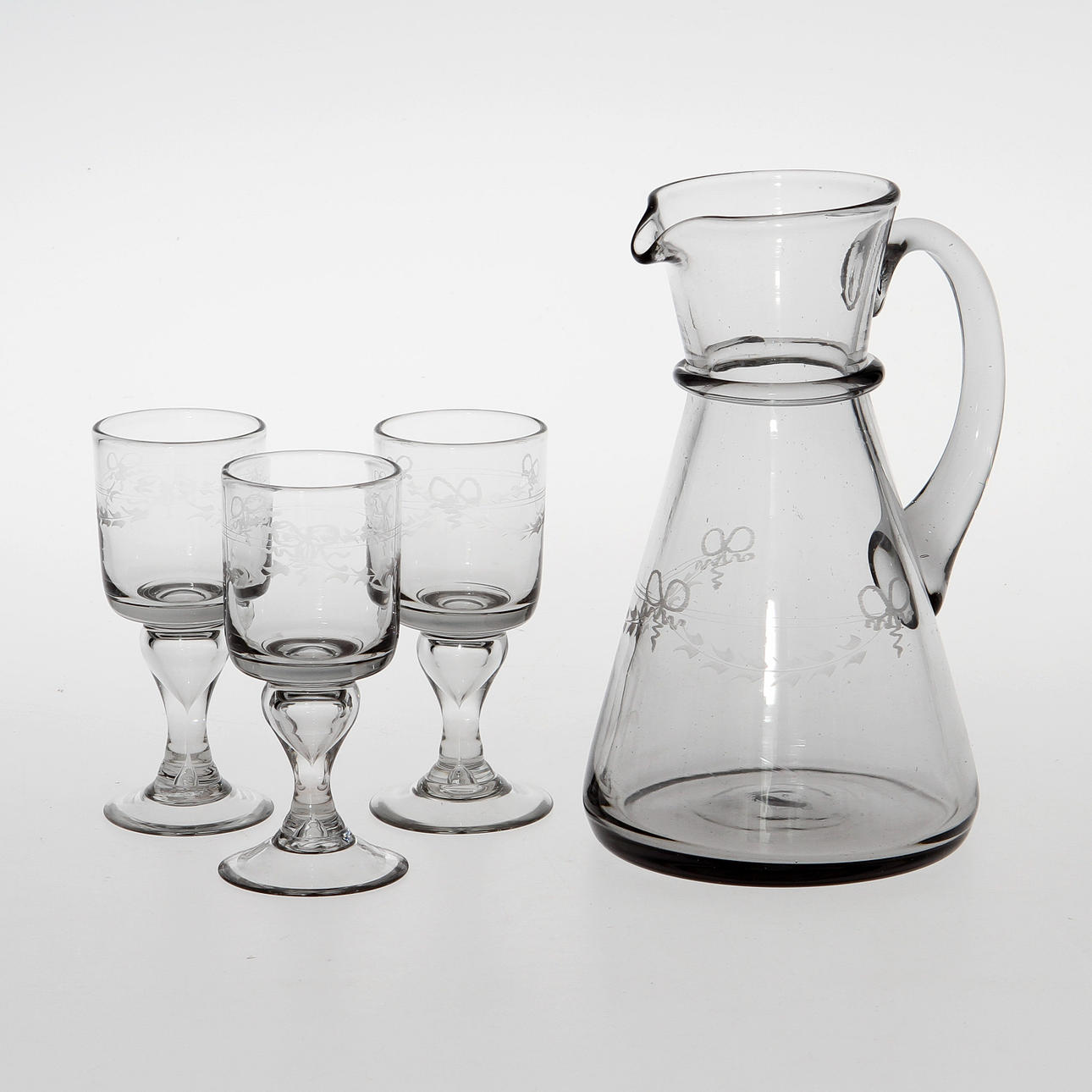 GLAS samt KARAFF, 8 + 1, glas, "Antik", Reijmyre, 1800-tal.
