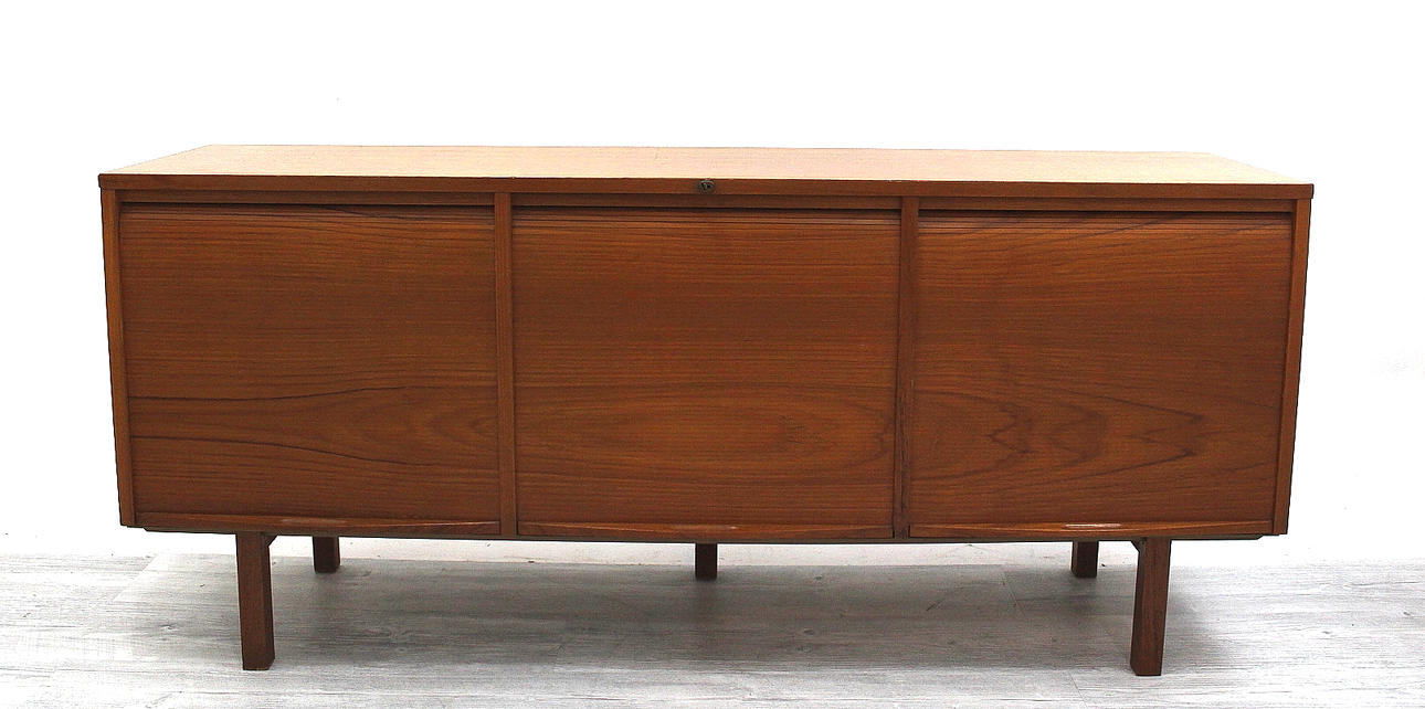 SIDEBOARD med jalusidörrar, SKRIVBORD teak, 1950/1960-tal.