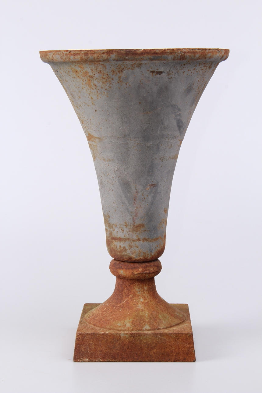 TRÄDGÅRDURNA, gjutjärn, 1900-tal.