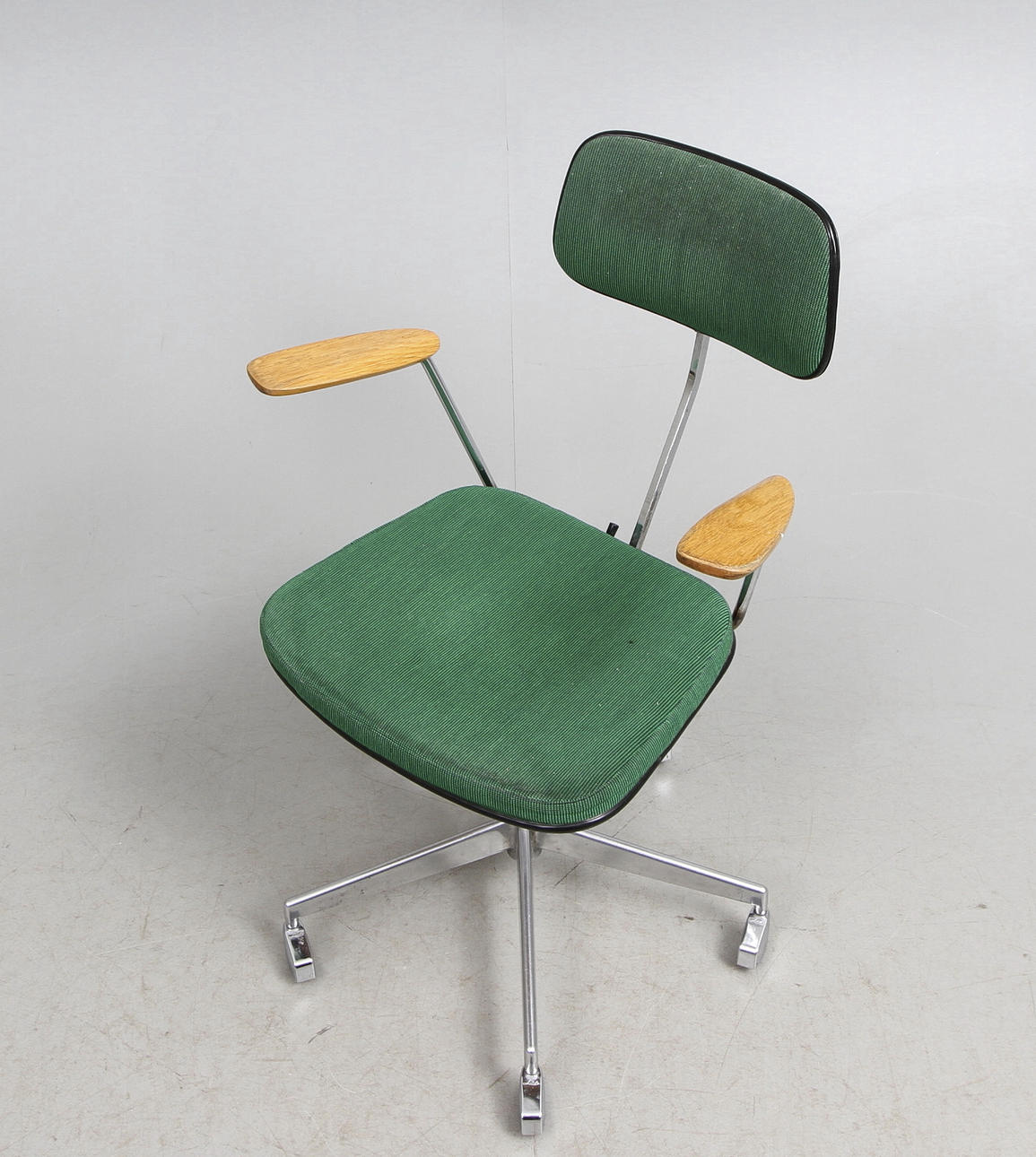 SKRIVBORDSSTOL, industridesign, 1900-tal.