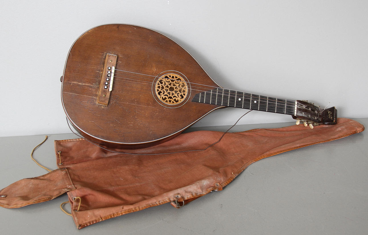 LUTA, proveniens Evert Taube.