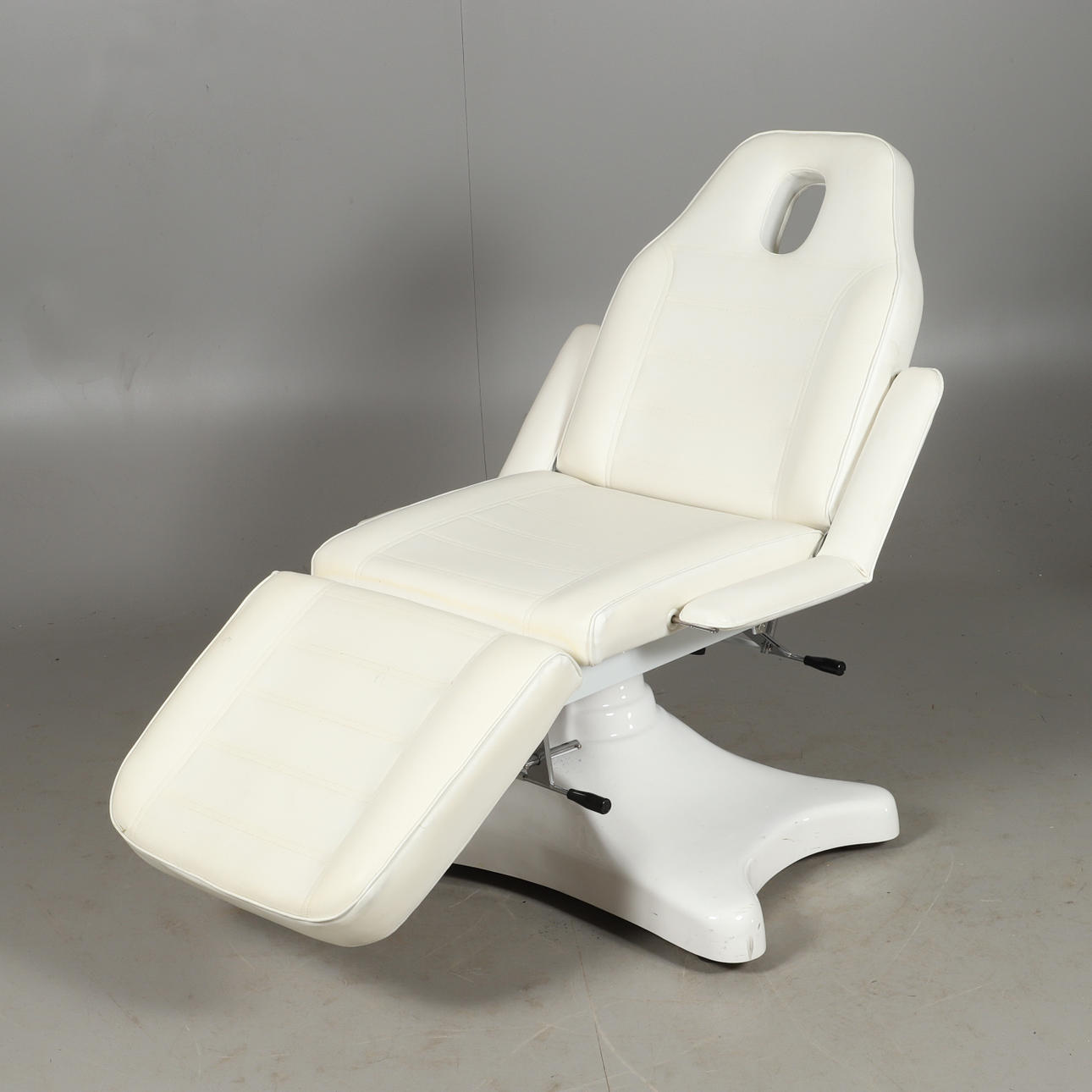 MASSAGESTOL, vitt skinn.