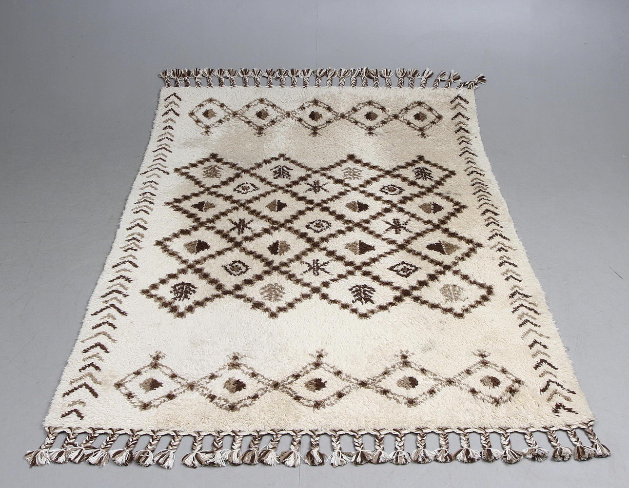 MATTA, Tibet, 238x172 cm.