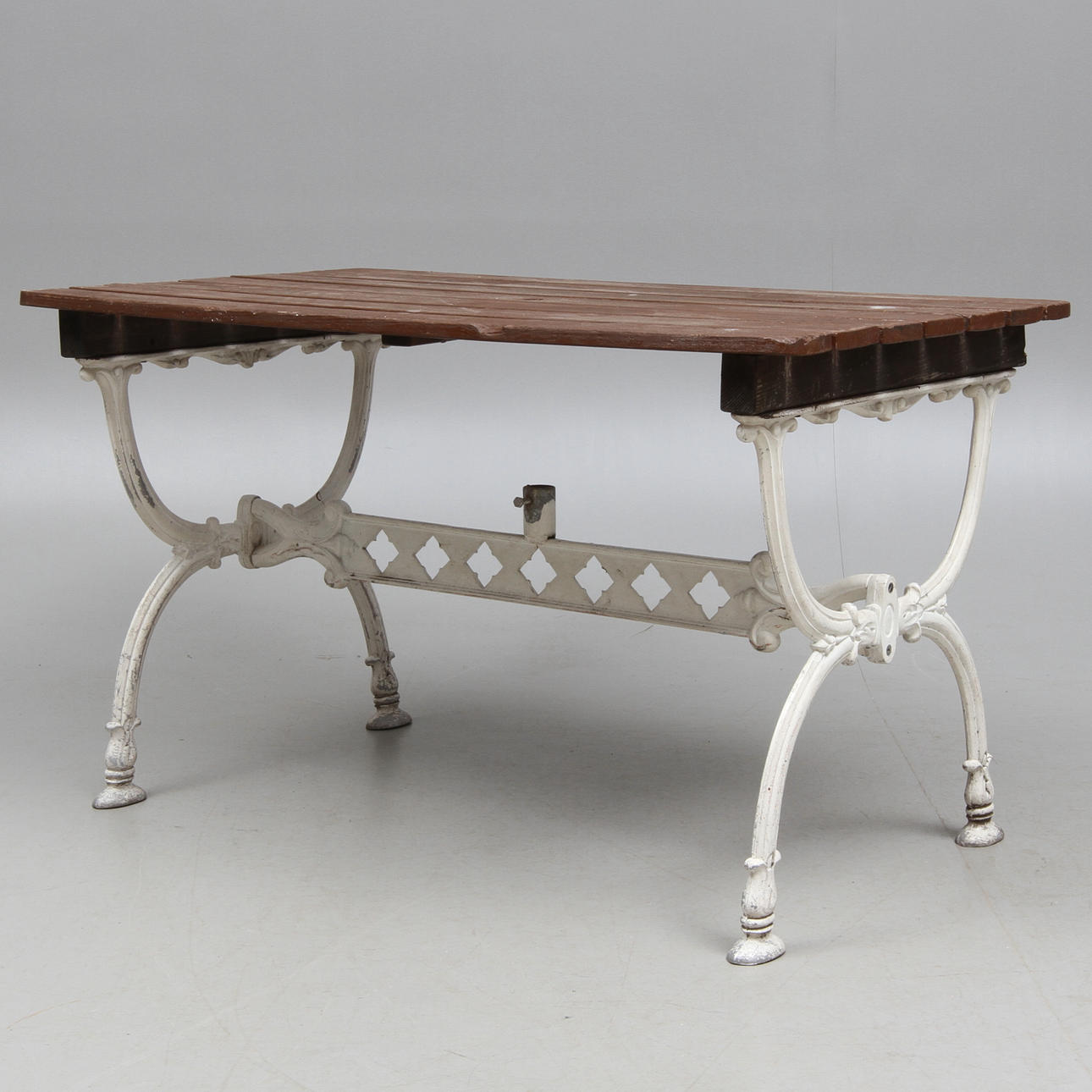 TRÄDGÅRDSBORD, aluminium samt trä, trol. Byarum, sent 1900-tal.