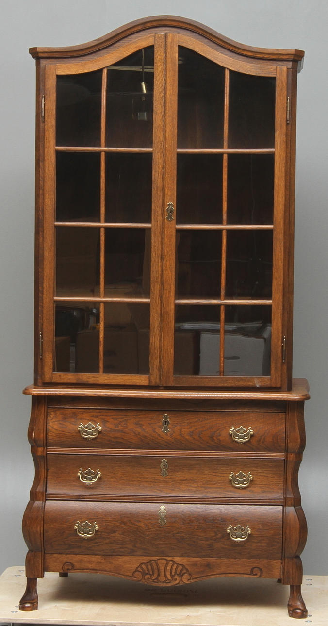 VITRINSKÅP, engelsk stil, 1900-tal.