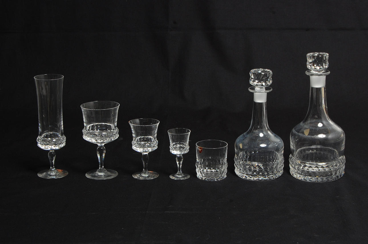 GLASSERVIS, 60 delar, helkristall, " Silvia " Ingeborg Lundin " Orrefors.