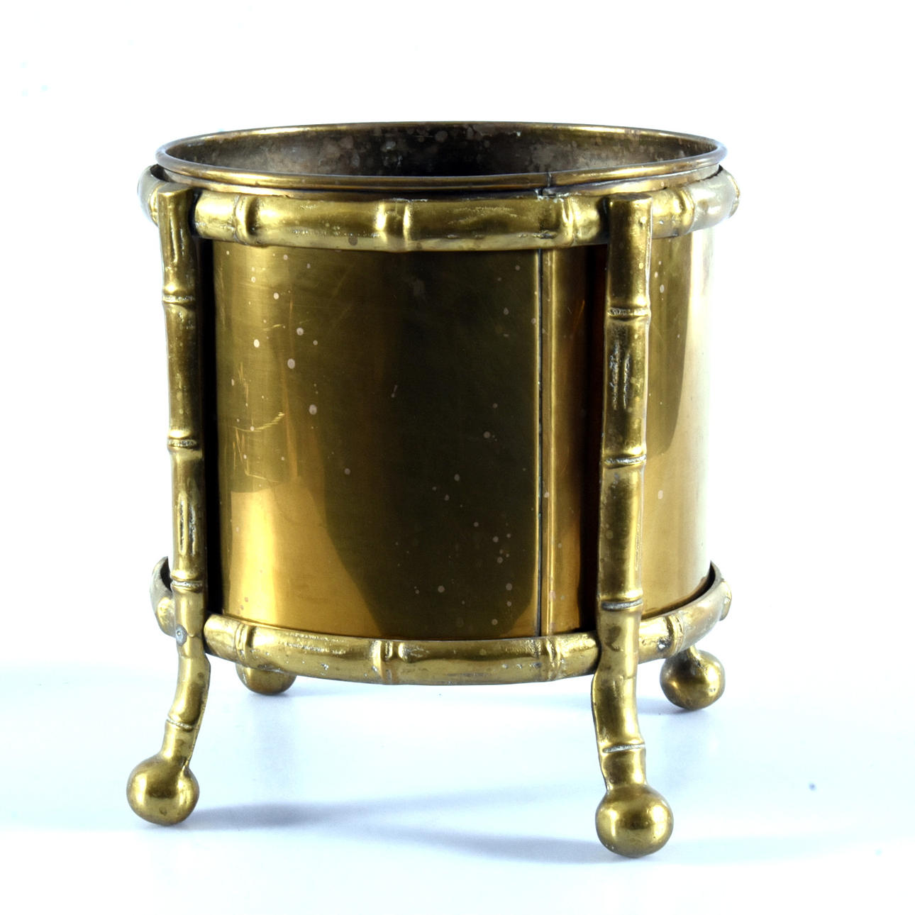 YTTERFODER, på benställning, mässing, 1900-talets första hälft.