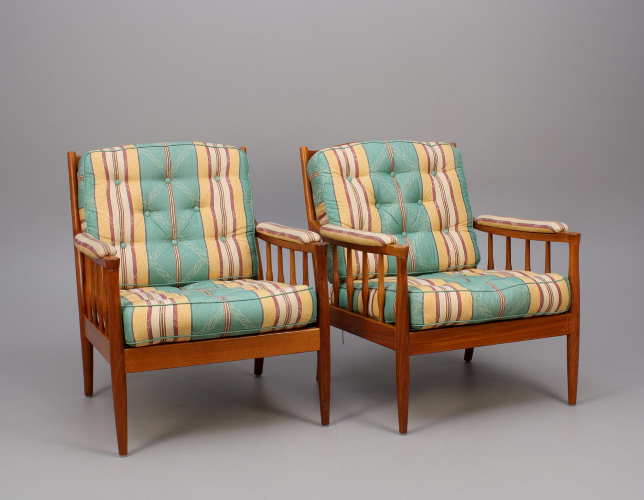 FÅTÖLJER. ett par, 1950/60-tal.