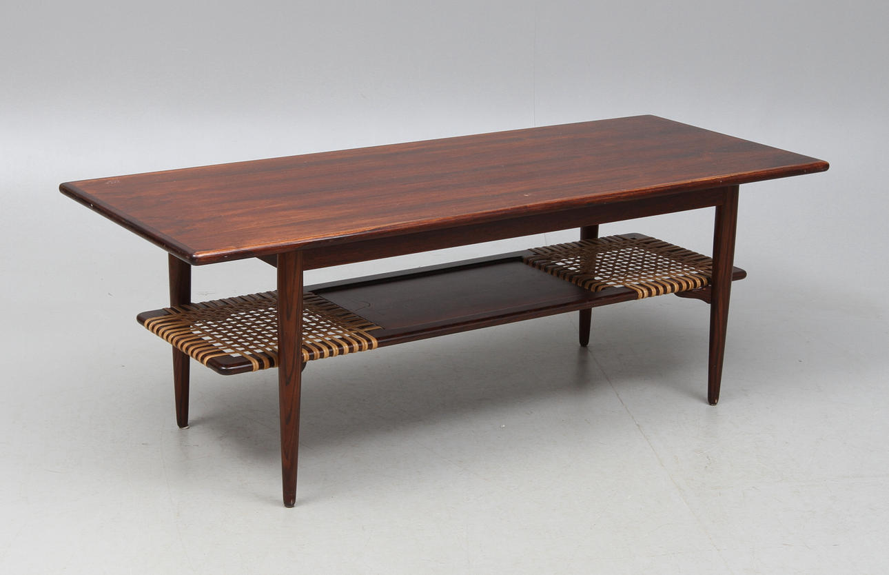 SOFFBORD, Jakaranda samt rotting, omkring 1900-talets mitt.