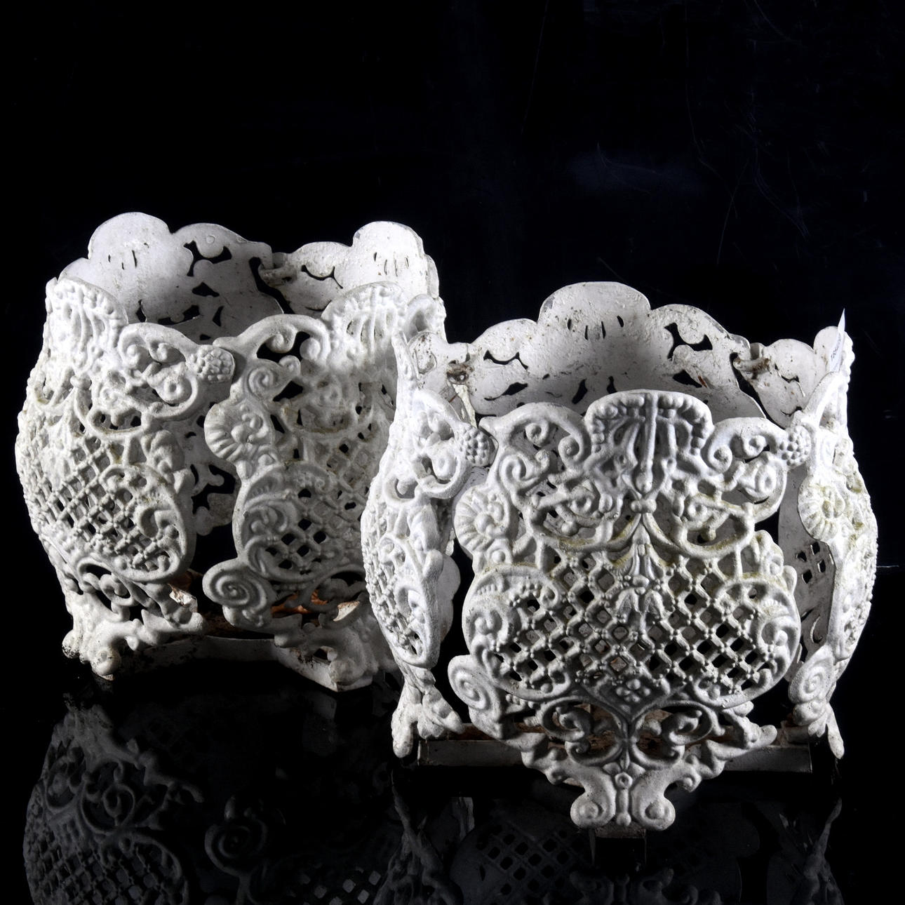 YTTERFODERFODRAL, bemålad metall, 1900-tal.