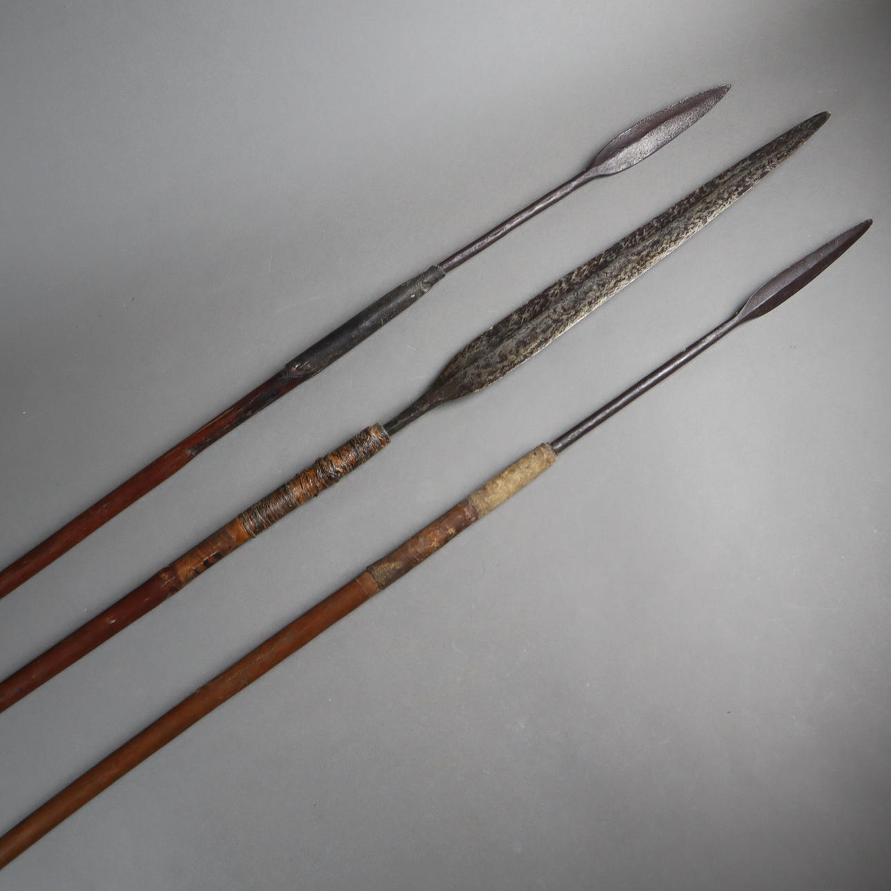 --3 LANZAS AFRICANAS.