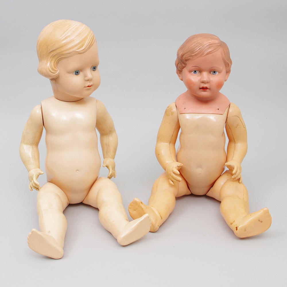 ÄLDRE DOCKOR, 2 stycken, Tyskland.