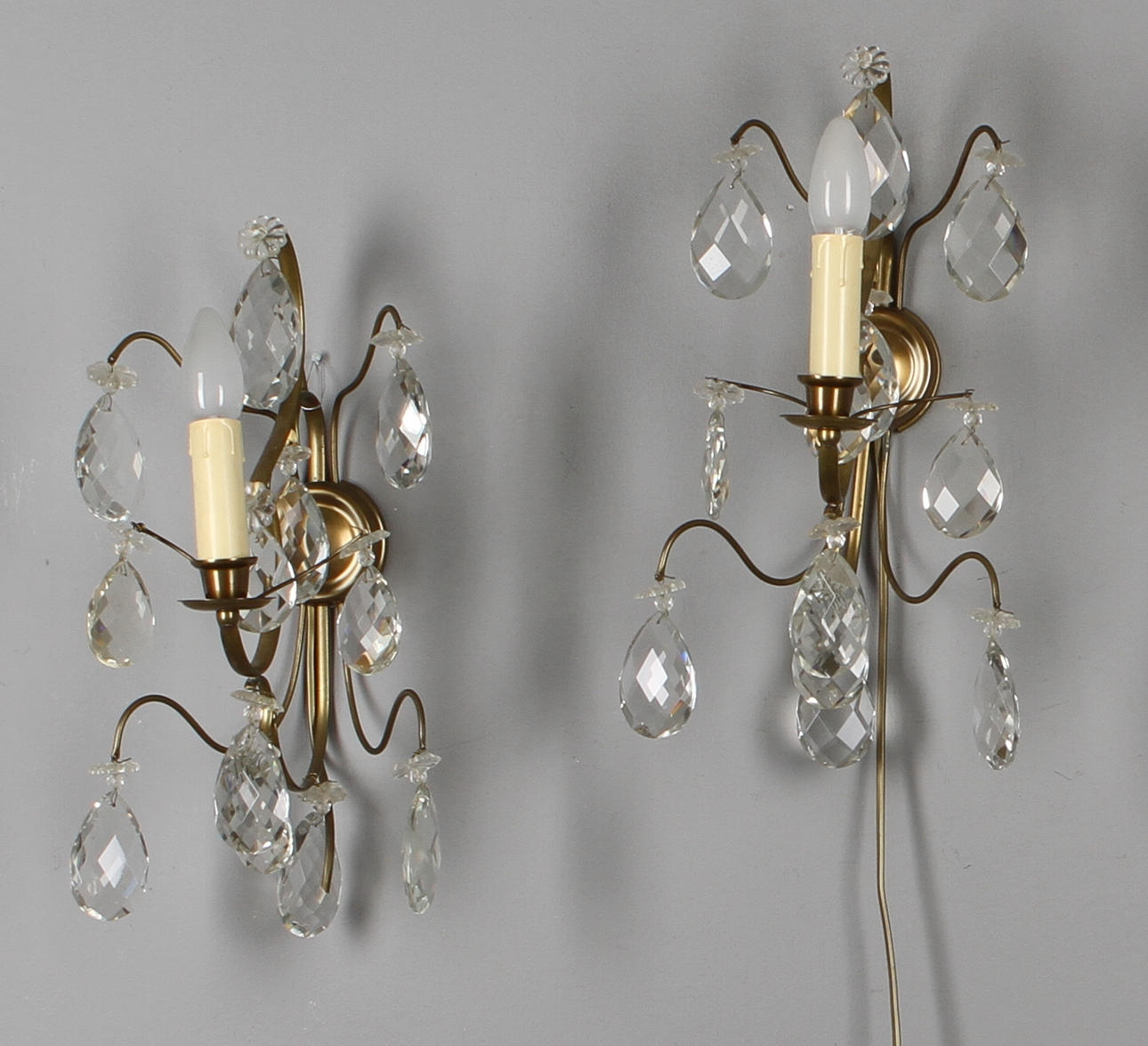 VÄGGLAMPETTER, 1 par, rokokostil, 1900-tal.