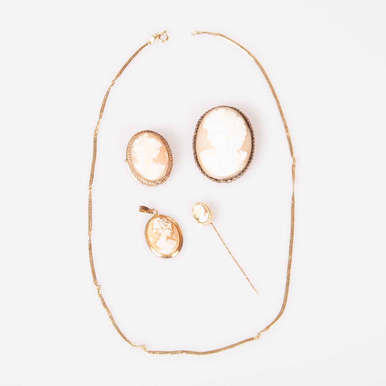 KAMÉ HÄNGEN. 5 delar.