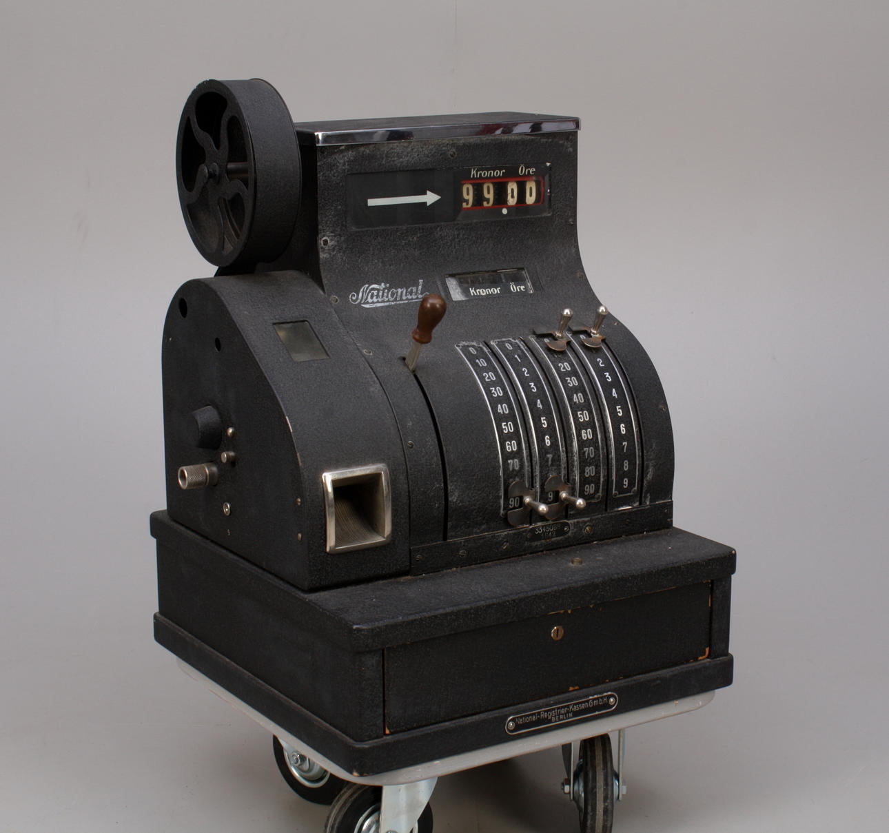 KASSAAPPARAT, National, 1900-talets första hälft.