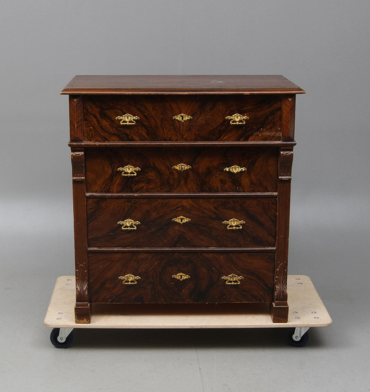 BYRÅ, nyrenässans, 1800-talets slut.