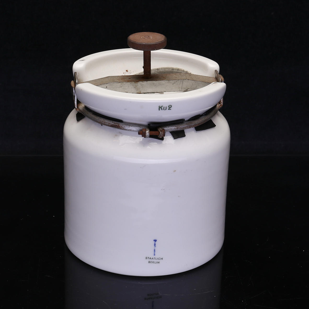 PORCELAIN CONTAINER, Staatlich Berlin, Germany, 1900s.