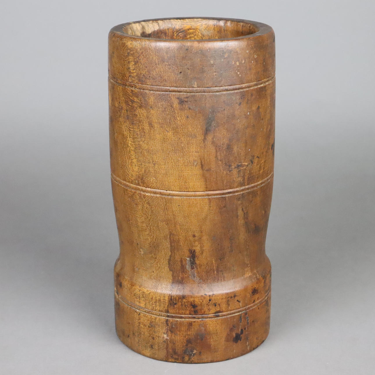 --MORTAR - wood, grooved decor, 19th century.