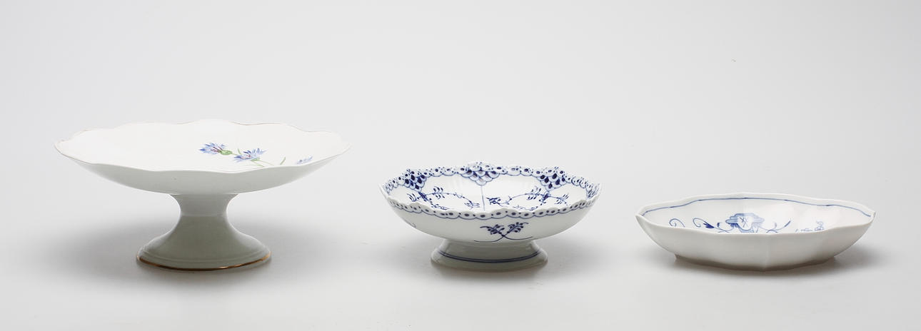 SKÅLAR, 3 st, porslin, Meissen, Royal Copenhagen och Gustavsberg.