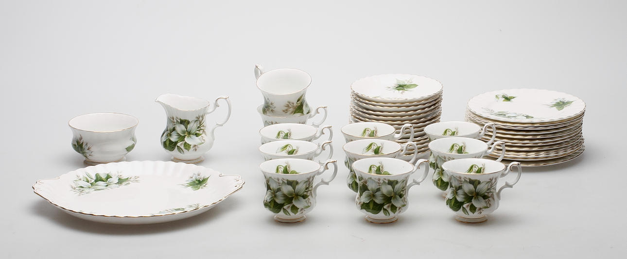 SERVISDELAR, 26 delar, benporslin, "Trillium", Royal Albert, England.