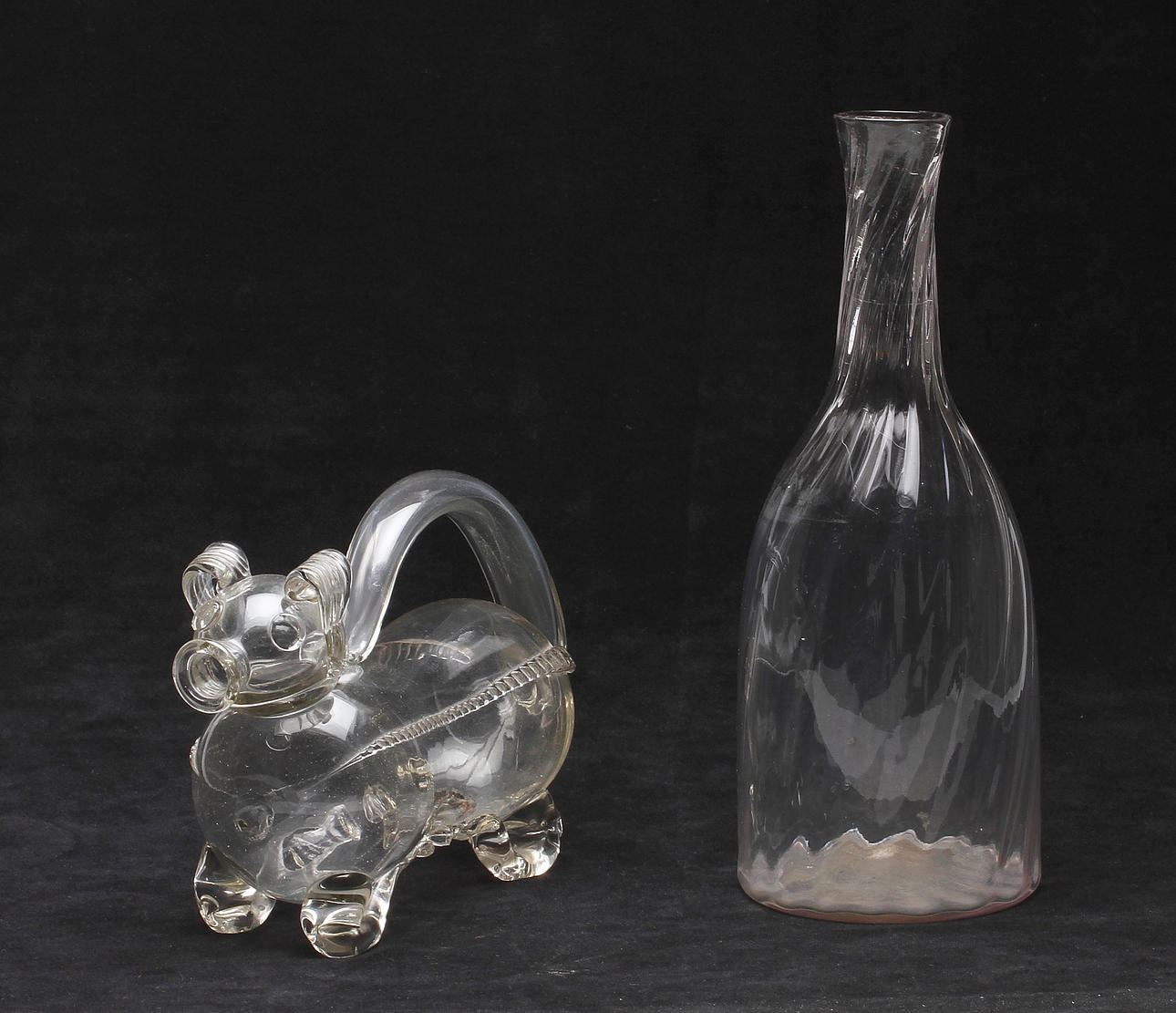 GLASFÖREMÅL, 2 delar, 1800-1900-tal.