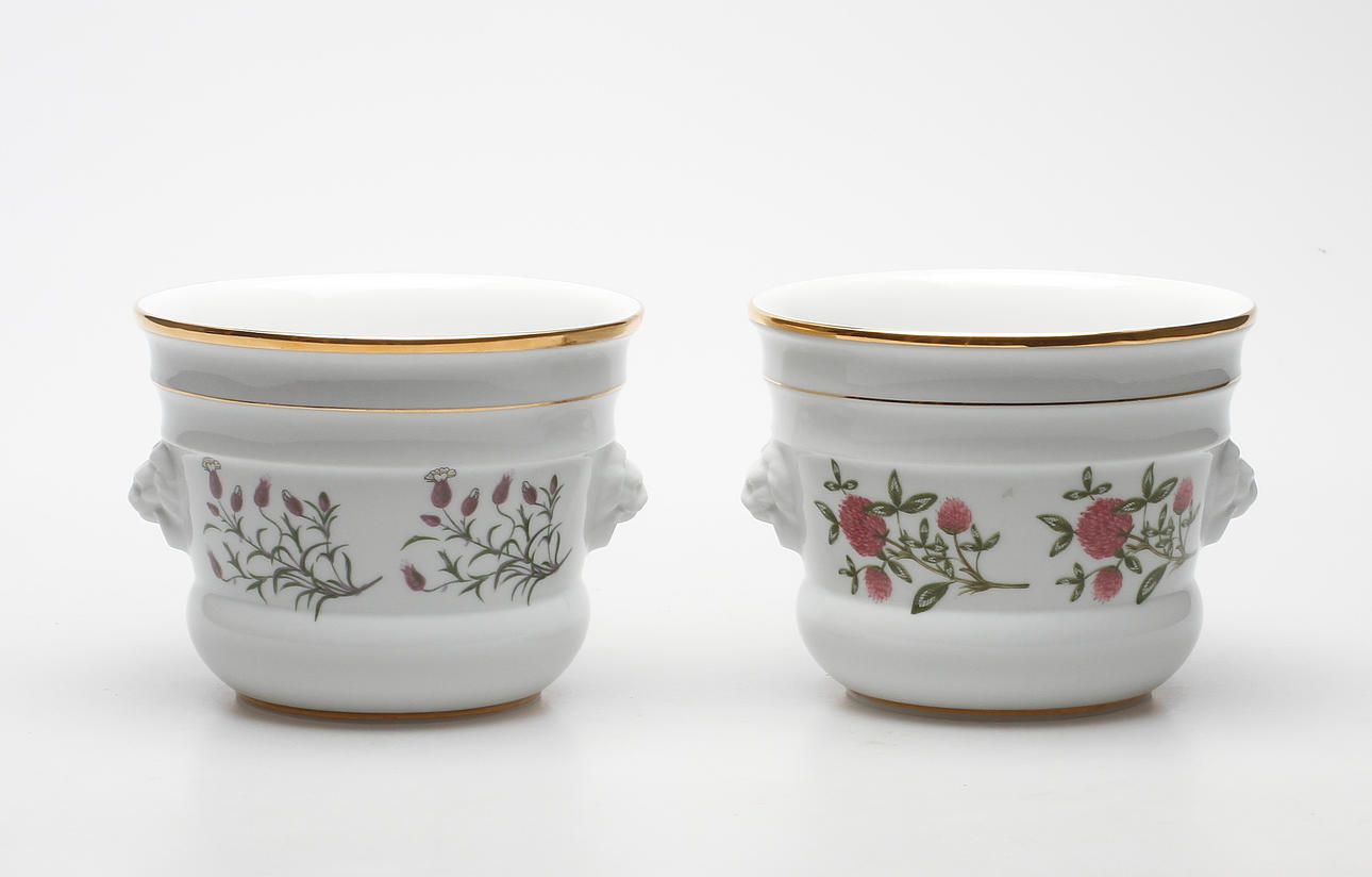 YTTERFODER, 2 st, keramik, "Carl Von Linné", Kungliga Porslinsfabriken Tettau, Tyskland, 1980-tal.