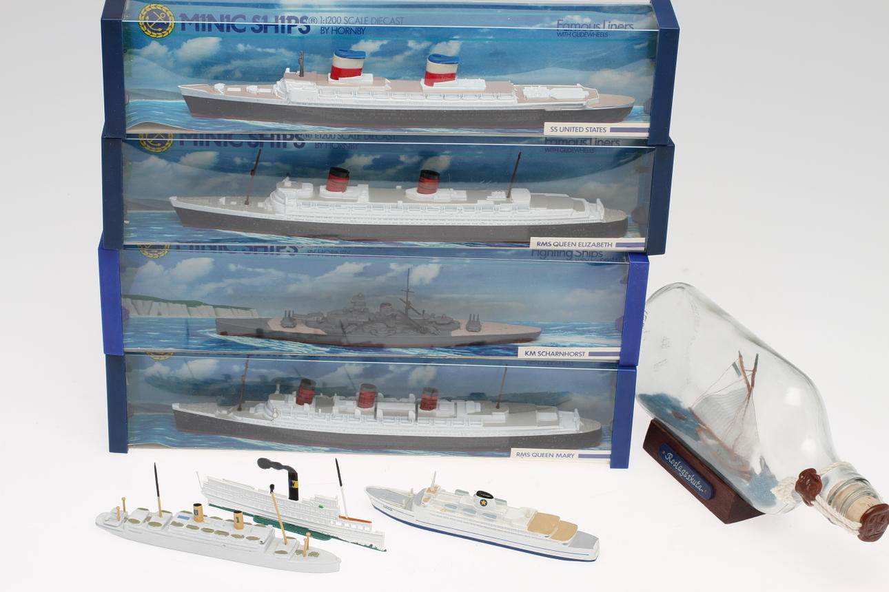 MODELLBÅTAR 4 stycken HORNBY MINIC-SHIPS, ESKADER med mera.