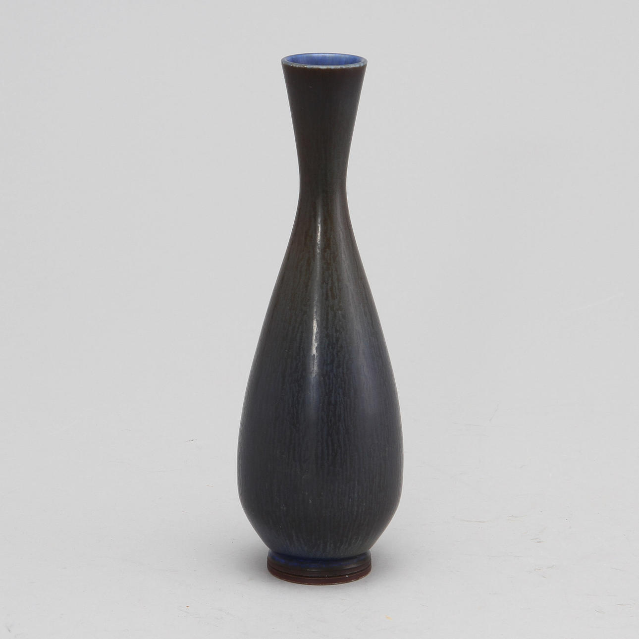 BERNDT FRIBERG. Vas, stengods, Gustavsbergs studio. Signerad med otydlig årsbokstav.