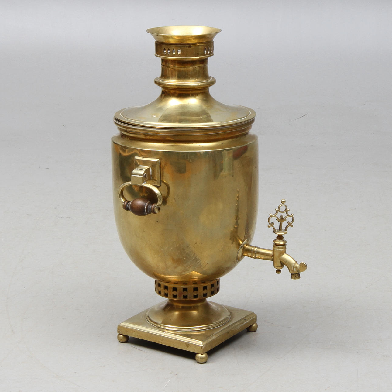 SAMOVAR, mässing, trol. Ryssland, 1800-tal.
