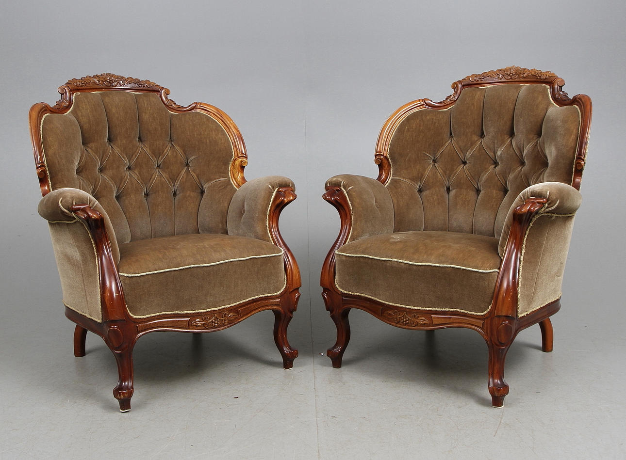 FÅTÖLJER, ett par, rokokostil, 1900-talets andra hälft.