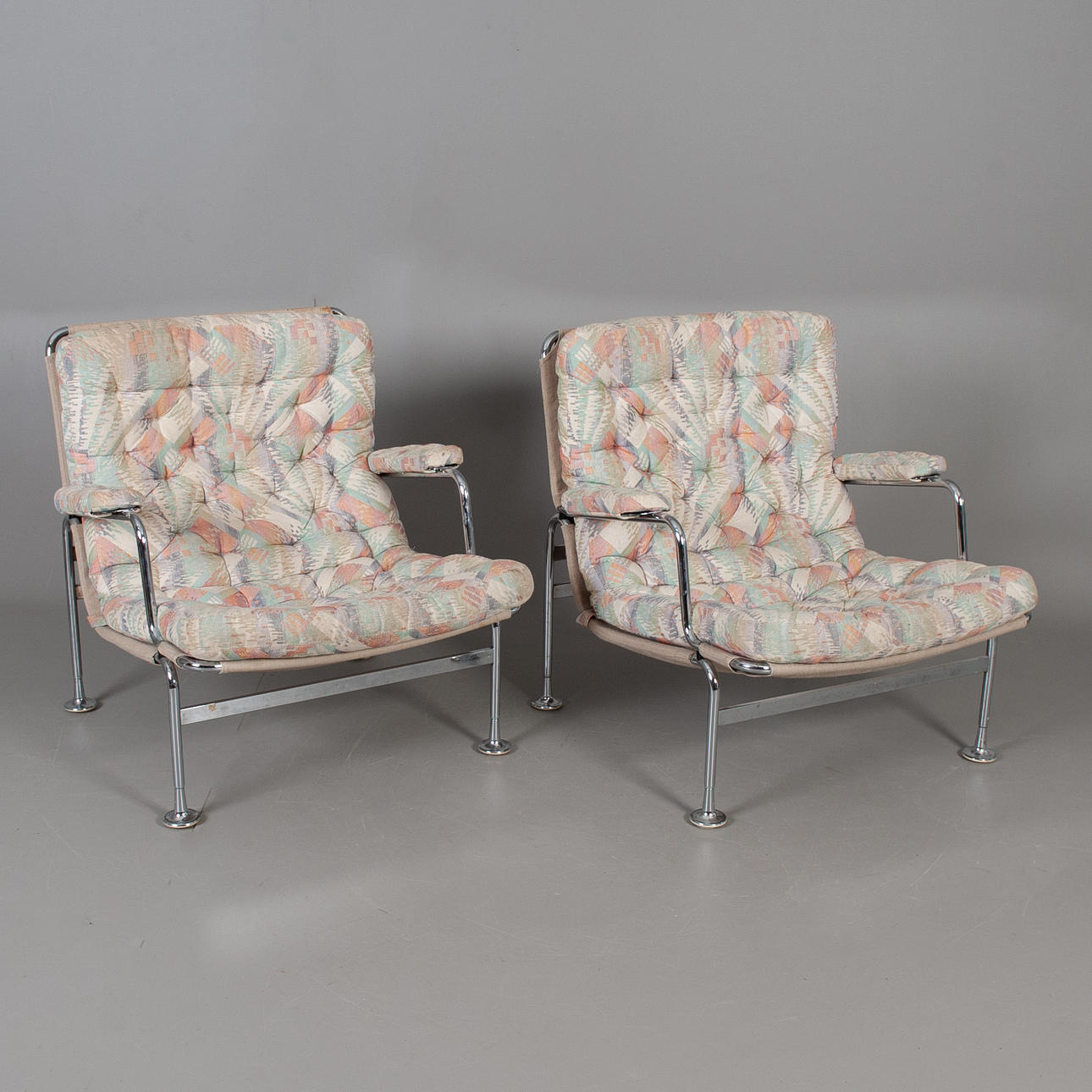 BRUNO MATHSSON. För Dux. Fåtölj, ett par "Karin".