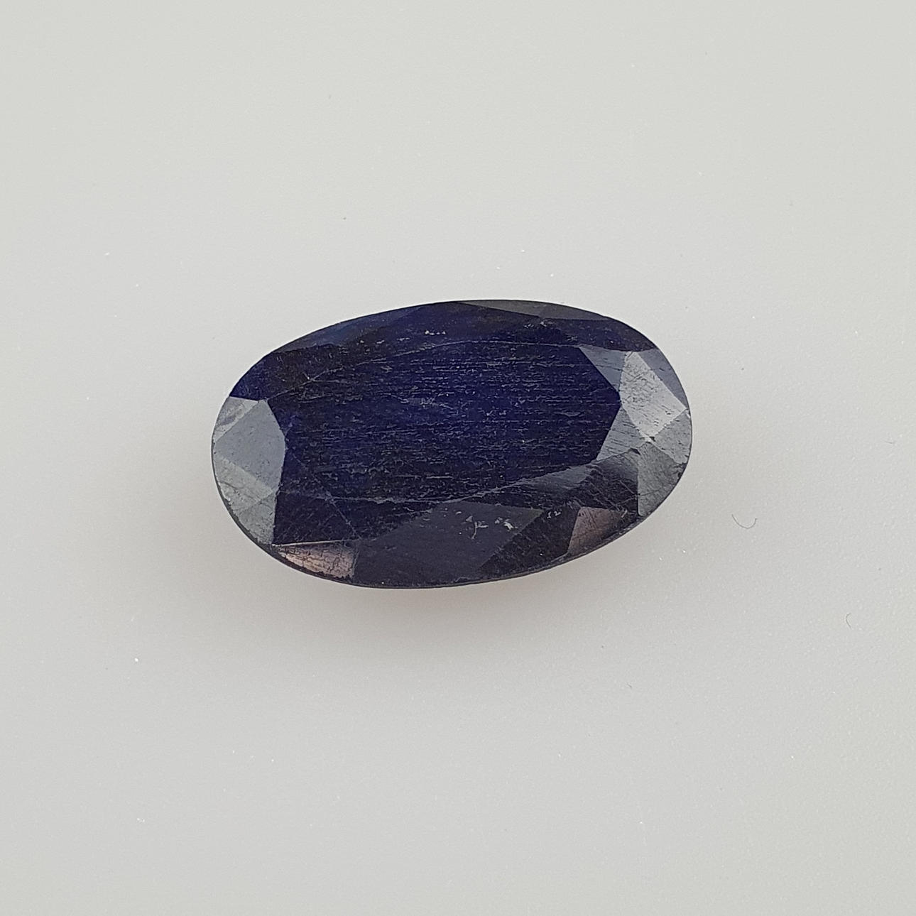 38.17CT BLÅ SAFIR ÄDELSTEN.