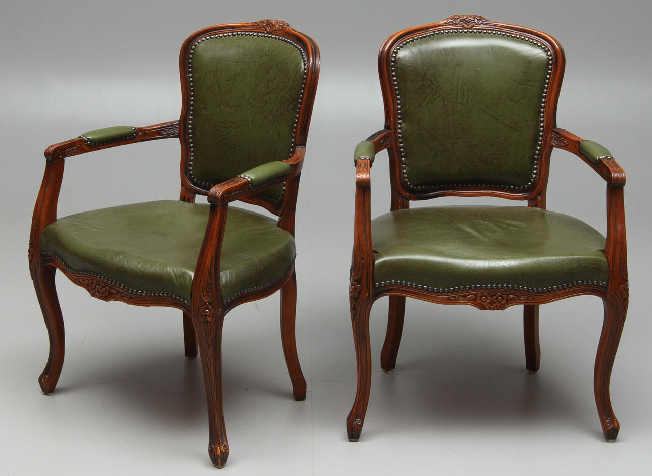 KARMSTOLAR, 1 par, rokokostil, sent 1900-tal.